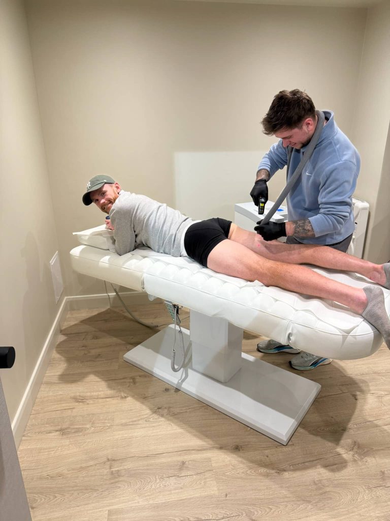 Client receiving localised cryotherapy on hamstring at Brysk